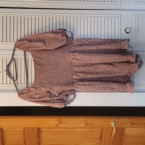 Puff Sleeve Romper - Picture 6 of 13